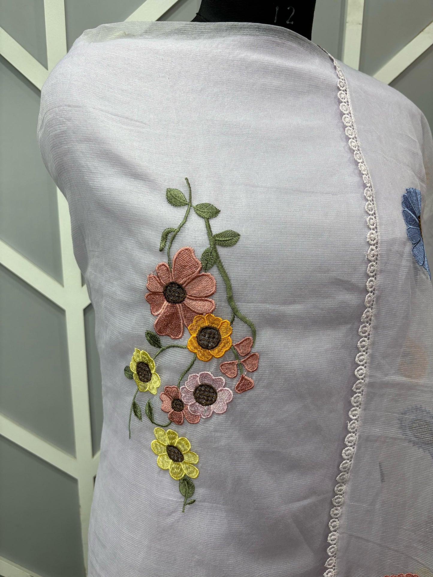 Supernet Suit With Floral Appliqué Work