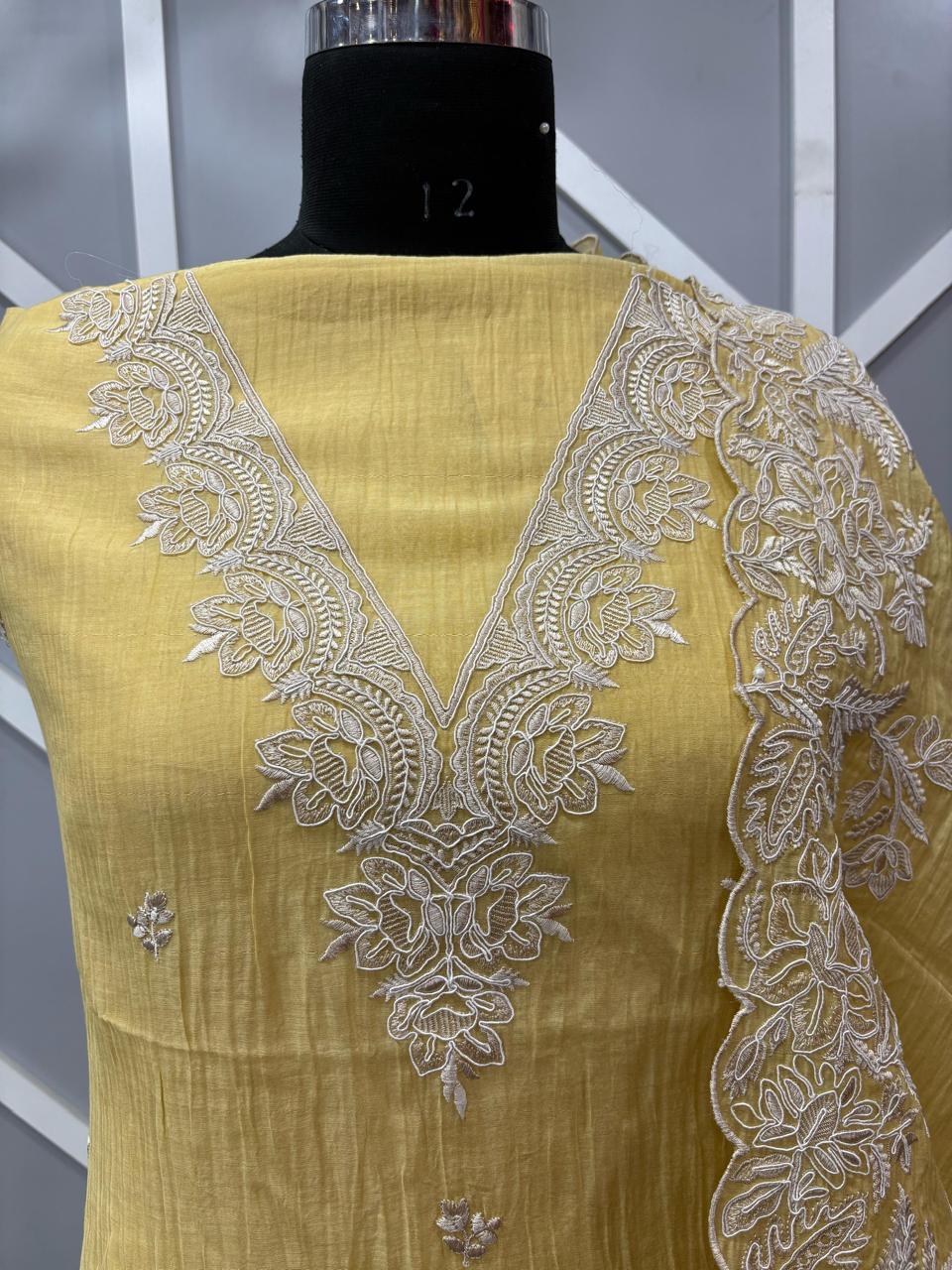 Pure Mul Cotton Suit With Thread Embroidery